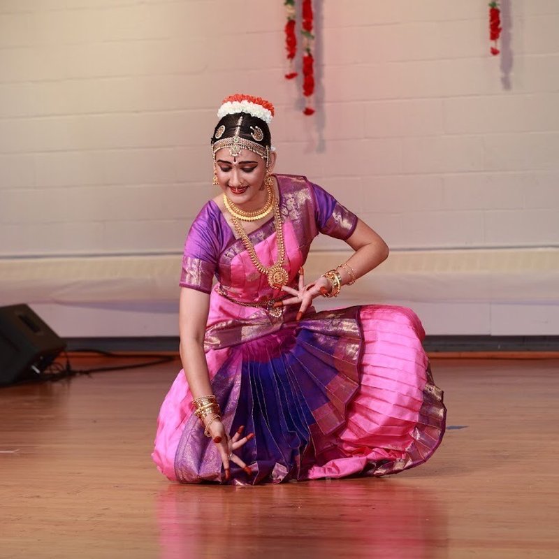 Niharika performing Bharatanatyam